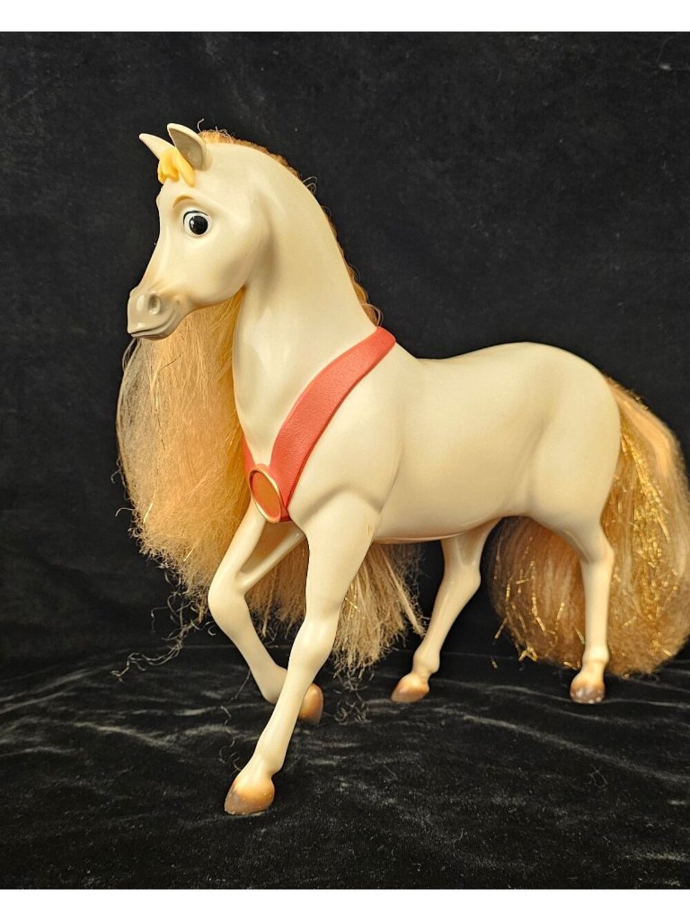 Disney Rapunzel Maximus Horse Figure With Golden Mane & Red Harness 9” Tall Plas